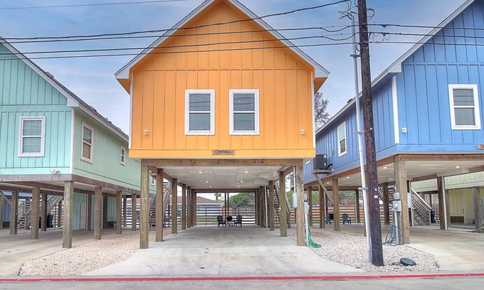 Flour Bluff House | 110 m² House ∙ 3 bedrooms ∙ 8 guests