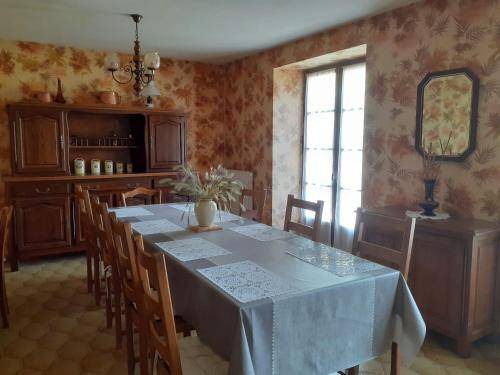 Vailhourles House | 110 m² House ∙ 4 bedrooms ∙ 8 guests