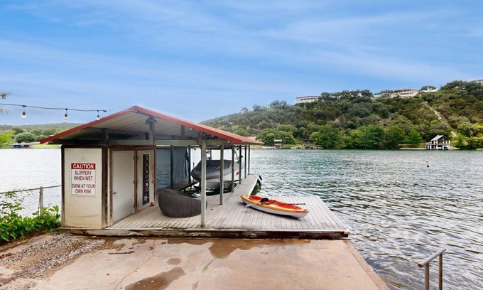 Saratoga Point House | 110 m² House ∙ 2 bedrooms ∙ 8 guests
