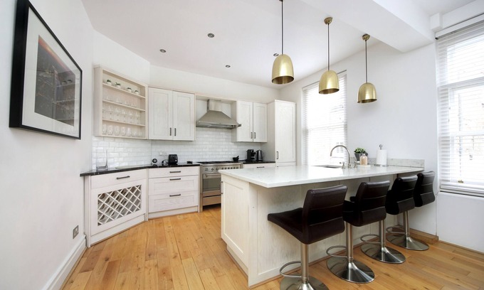 Earl's Court Apartment | 110 m² luxury two-bed apartment in Earls Court