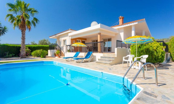 Latchi Villa | 110 m² Villa ∙ 3 bedrooms ∙ 6 guests