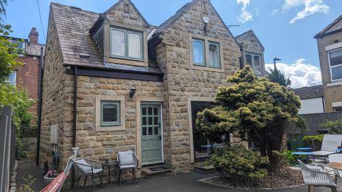 Headingley House | 1100 m² House ∙ 3 bedrooms ∙ 8 guests
