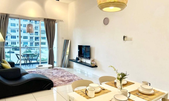 Bandar Puchong Jaya House | 1100 m² House ∙ 2 bedrooms ∙ 10 guests