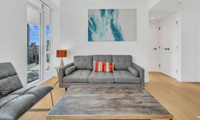 West End Apartment | 1104 · Modern 1BE+1BA Condo with Cityview