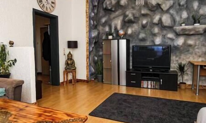 Lennep Apartment | #111 - LUX-Flat Lennep Altstadt - Netflix & Prime rock wall