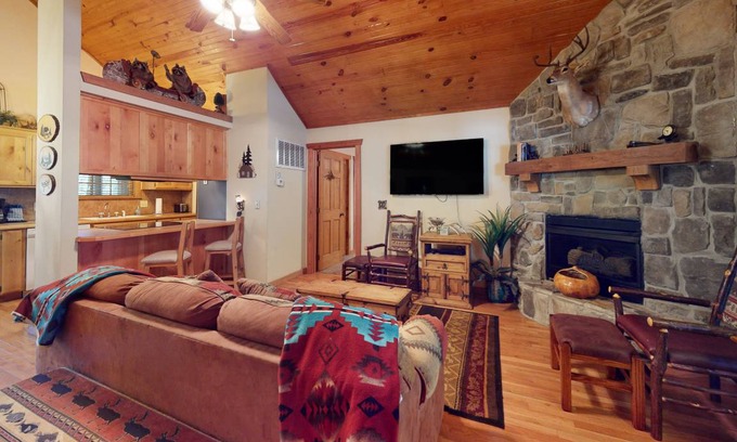 Branson West Cabin | 111 m² Cabin ∙ 2 bedrooms ∙ 4 guests