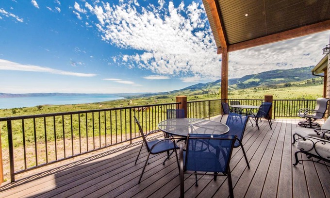 Fish Haven Cabin | 1115 m² Cabin ∙ 13 bedrooms ∙ 52 guests