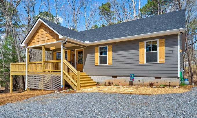 Eagle Mountain Cabin | 112 m² Cabin ∙ 3 bedrooms ∙ 6 guests