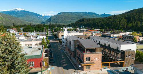 Revelstoke Apartment | 112 m² Serviced apartment ∙ 3 bedrooms ∙ 15 guests