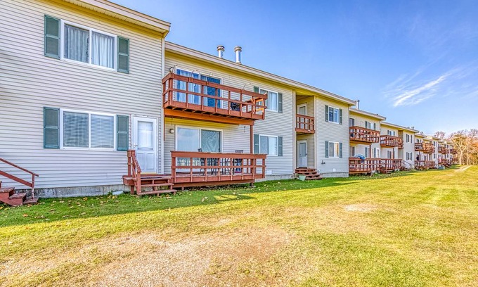 Greenville Junction Condo | 112 m² Condo ∙ 2 bedrooms ∙ 4 guests