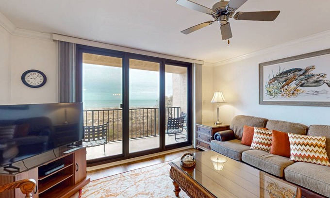 Folly Field Condo | 113 m² Condo ∙ 2 bedrooms ∙ 4 guests