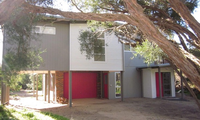 Silverleaves House | 113 Silverleaves Avenue, Silverleaves - set in peaceful surroundings