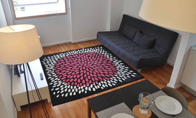 Uniao de Freguesias do Centro Apartment | 114-1 2 bedroom apartment in city center. Calm neighborhood near everything.