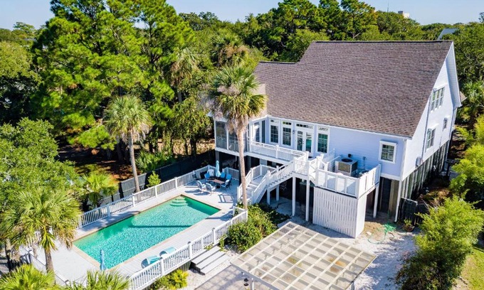 Folly Beach House | 114 W Huron - Sand Castle - Saltwater Pool - Heated upon request