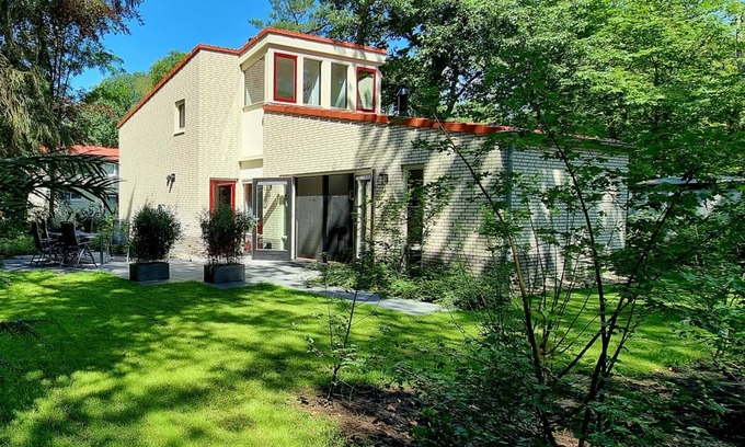 Halle House | 115 m² House ∙ 3 bedrooms ∙ 6 guests