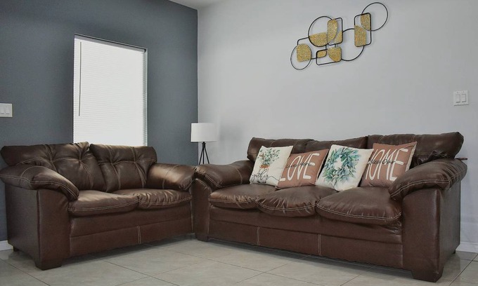 Weslaco Apartment | 116 m² Apartment ∙ 3 bedrooms ∙ 9 guests