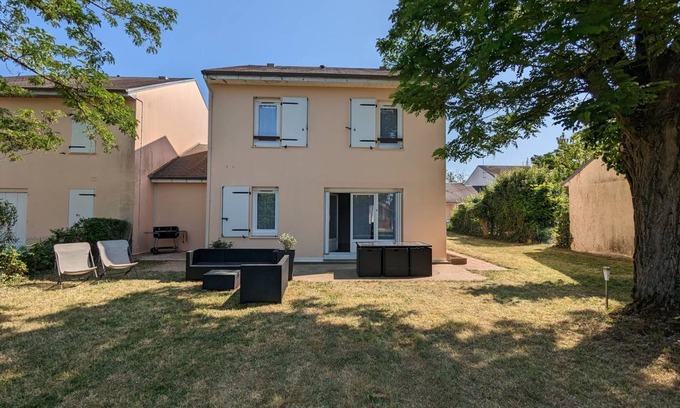 Ouzouer-sur-Loire Cottage | 116 m² Cabin ∙ 4 bedrooms ∙ 8 guests