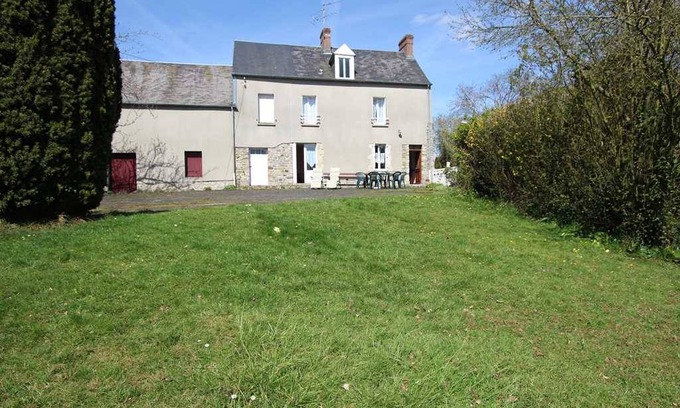 Saint-Fromond House | 116 m² Gîte ∙ 3 bedrooms ∙ 5 guests