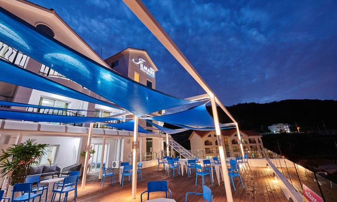 Byeonsan House | 116 m² Motel ∙ 2 bedrooms ∙ 8 guests