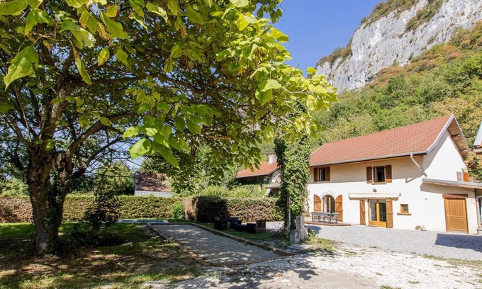 Chindrieux House | 117 m² Gîte ∙ 3 bedrooms ∙ 8 guests