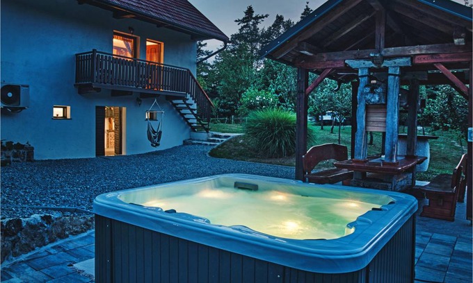 Bostanj House | 117 m² House ∙ 2 bedrooms ∙ 5 guests