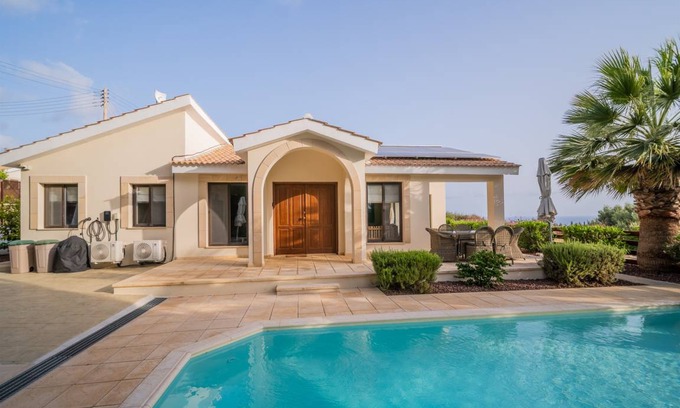 Kouklia Villa | 117 m² Villa ∙ 3 bedrooms ∙ 6 guests