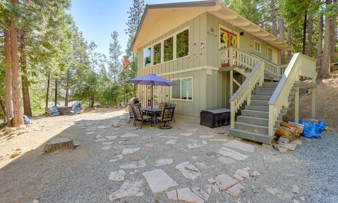 Mi-Wuk Village Cottage | 118 m² Cabin ∙ 3 bedrooms ∙ 8 guests
