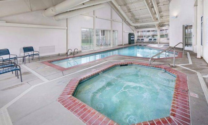 Depoe Bay Hotel | 118 m² Hotel ∙ 3 bedrooms ∙ 127 guests