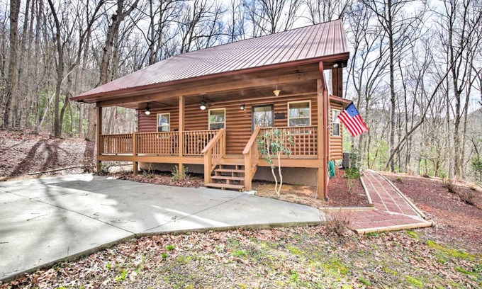 Hayesville House | 118 m² House ∙ 2 bedrooms ∙ 4 guests