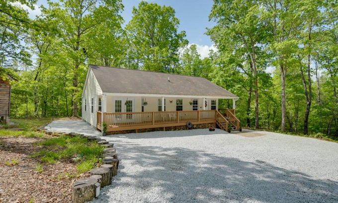 Tamassee House | 118 m² House ∙ 2 bedrooms ∙ 6 guests