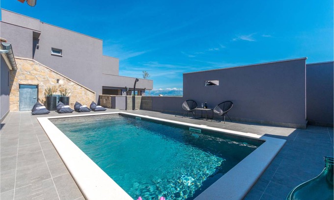 Benkovac House | 118 m² House ∙ 3 bedrooms ∙ 6 guests