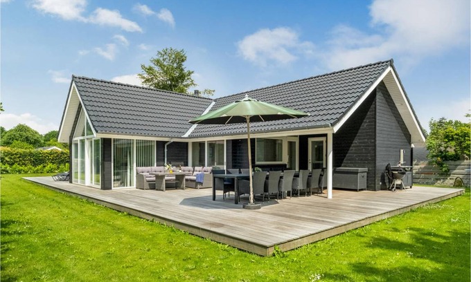 Saksild Strand House | 118 m² House ∙ 4 bedrooms ∙ 10 guests