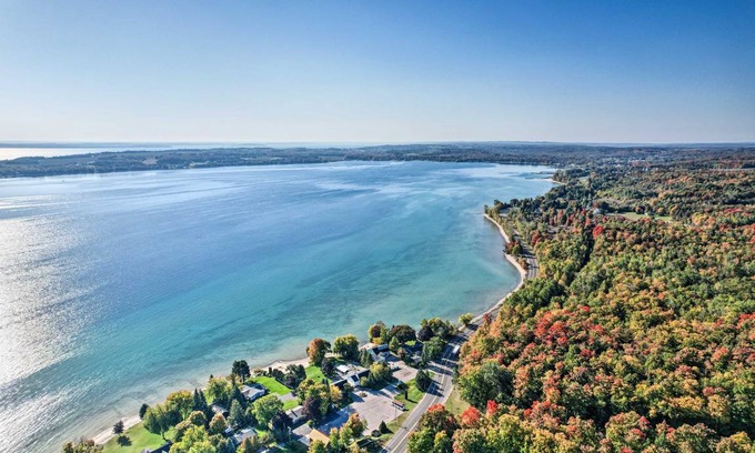 Suttons Bay Cottage | 119 m² Cabin ∙ 3 bedrooms ∙ 8 guests