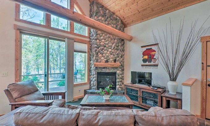 Klamath Falls Cottage | 119 m² Cabin ∙ 3 bedrooms ∙ 8 guests