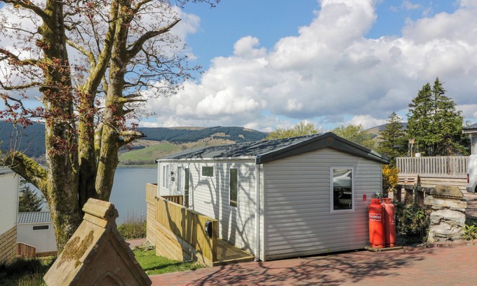 Cove Cottage | 11A MANSION VIEW, with a garden in Kilcreggan