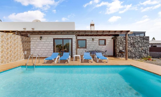 Playa Blanca Villa | 11B Villa La Isla
