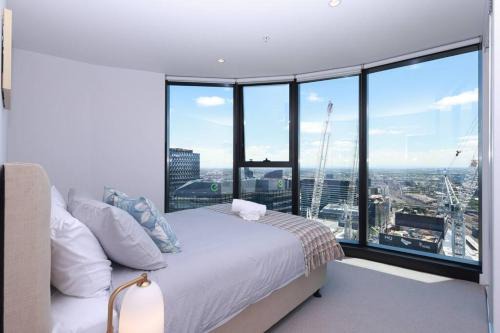 Docklands Apartment | 11D Stunning water and skyline view 2 Bedroom Abnb Apt with Free parking