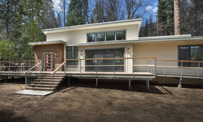 North Wawona Cabin | (11R) Spring Meadow Retreat at The Redwoods In Yosemite