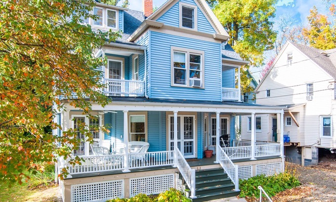 Chautauqua House | 12 Hurst - Chautauqua Charmer