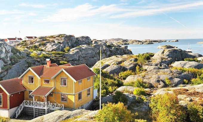 Skaerhamn House | 12 person holiday home in Sk rhamn