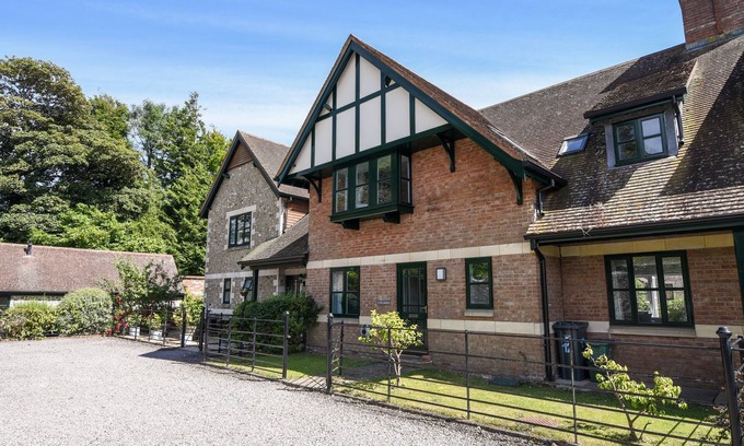 Rousdon Cottage | 12 THE GARDENS, family friendly, with a garden in Lyme Regis