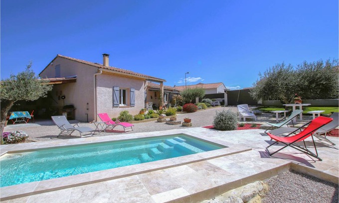 Villeneuve-les-Avignon House | 120 m² House ∙ 4 bedrooms ∙ 7 guests