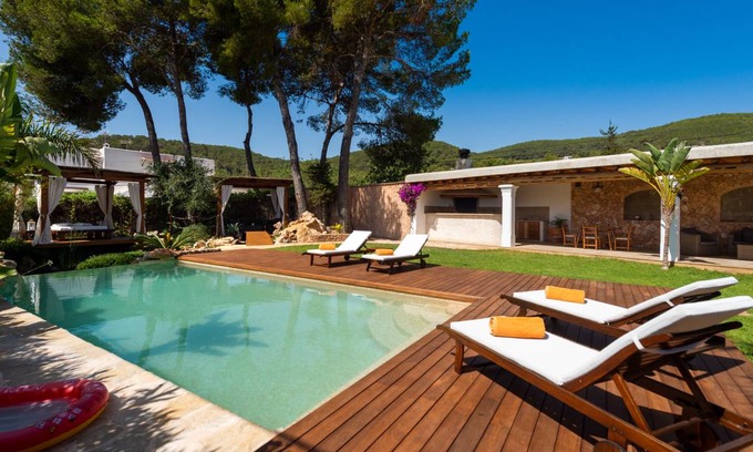 Santa Eulalia del Rio Villa | 120 m² Villa ∙ 2 bedrooms ∙ 4 guests
