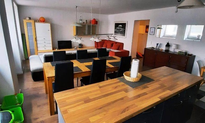 Nauwieser Viertel Apartment | 120 m² Apartment ∙ 3 bedrooms ∙ 14 guests