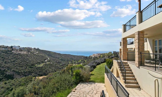 Aphrodite Hills Apartment | 120 m² Apartment ∙ 2 bedrooms ∙ 4 guests
