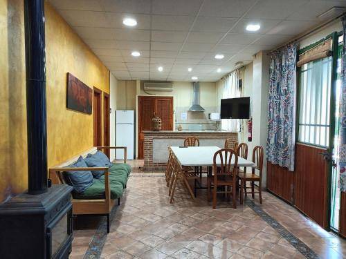 Valdepenas House | 120 m² Farmhouse ∙ 3 bedrooms ∙ 10 guests