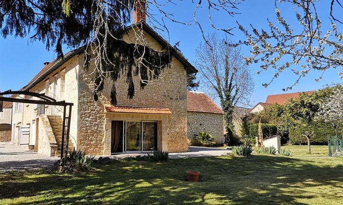 Le Roc House | 120 m² Gîte ∙ 4 bedrooms ∙ 6 guests