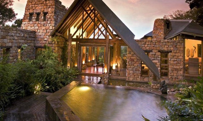 Buffalo Hills Game Reserve Hotel | 120 m² Hotel ∙ 2 bedrooms ∙ 127 guests