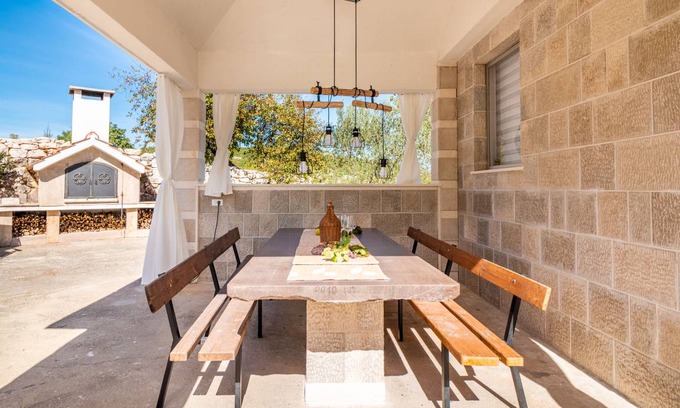 Lokvicici House | 120 m² House ∙ 2 bedrooms ∙ 5 guests