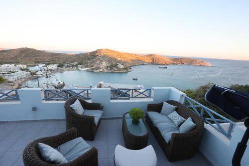 Vari House | 120 m² House ∙ 2 bedrooms ∙ 5 guests